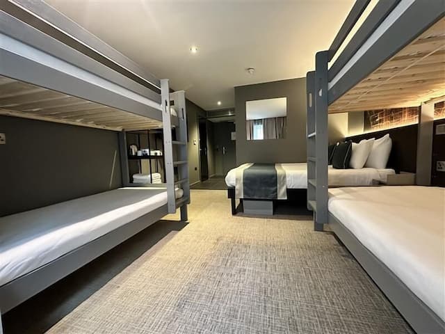 Heeton Concept Hotel - Luma Hammersmith-Superior Room-1