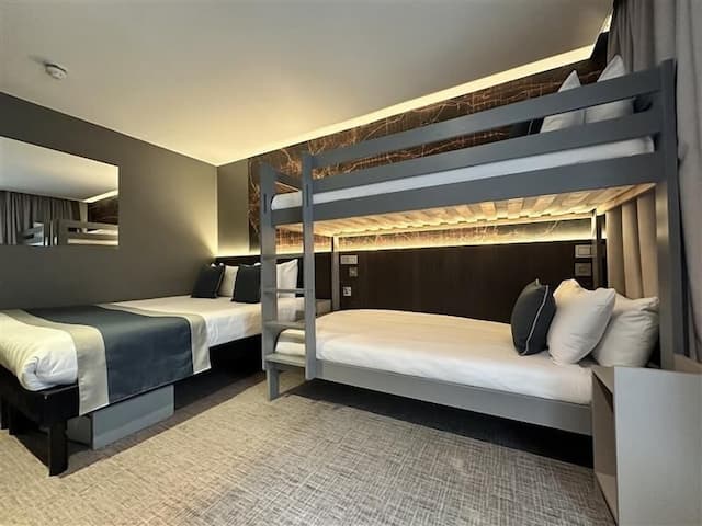 Heeton Concept Hotel - Luma Hammersmith-Superior Room-4