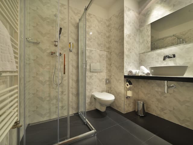 Ramada by Wyndham Airport Prague-客房, 无烟房 (Two Twin Beds)-5