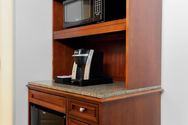 Hilton Garden Inn Chicago/Midway Airport-客房, 2 张大床, 无障碍 (Mobility & Hearing)-2