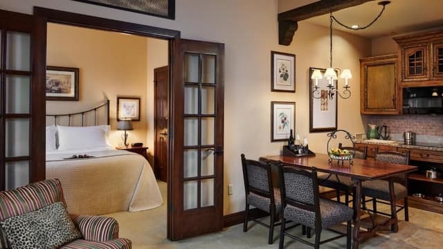 Hotel Granduca Houston-Junior Suite-1