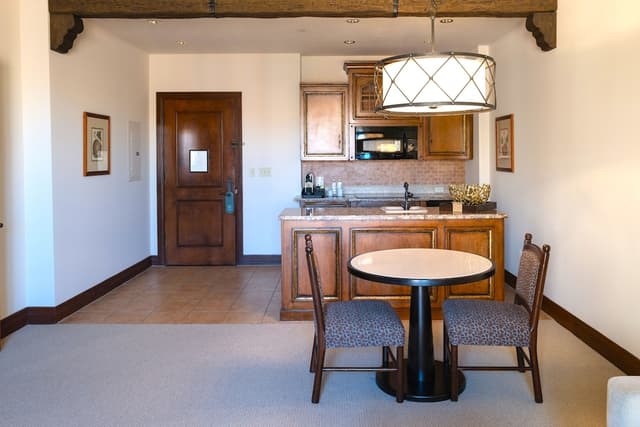 Hotel Granduca Houston-One Bedroom King Suite-5