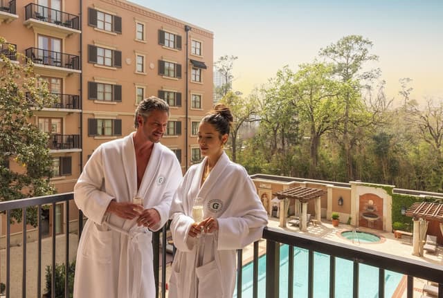 Hotel Granduca Houston-One Bedroom King Suite Pool View Balcony-16