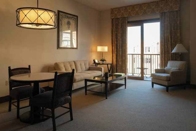 Hotel Granduca Houston-One Bedroom King Suite Balcony-11