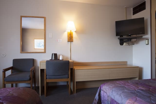 Heart O' Chicago-Standard Double Room, 2 Double Beds-5