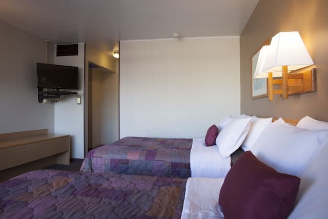 Heart O' Chicago-Standard Double Room, 2 Double Beds-3