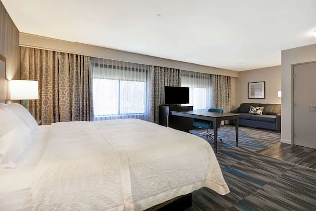 ハンプトン イン & スイーツ ロサンゼルス バーバンク エアポート-キングサイズベッド 1 台 ステューディオ スイート (禁煙)-2