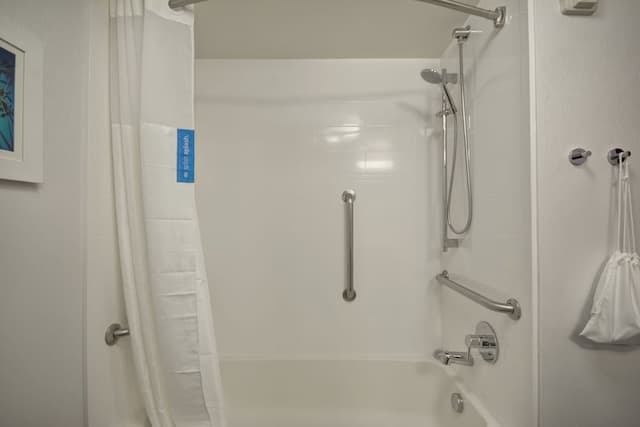 ハンプトン イン & スイーツ ロサンゼルス バーバンク エアポート-ルーム キングベッド 1 台 バリアフリー 禁煙-5