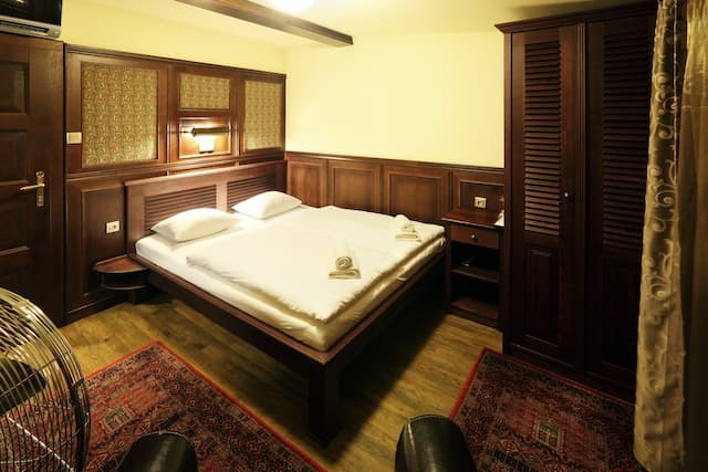 Boat Hotel Matylda-Superior Double Room-1