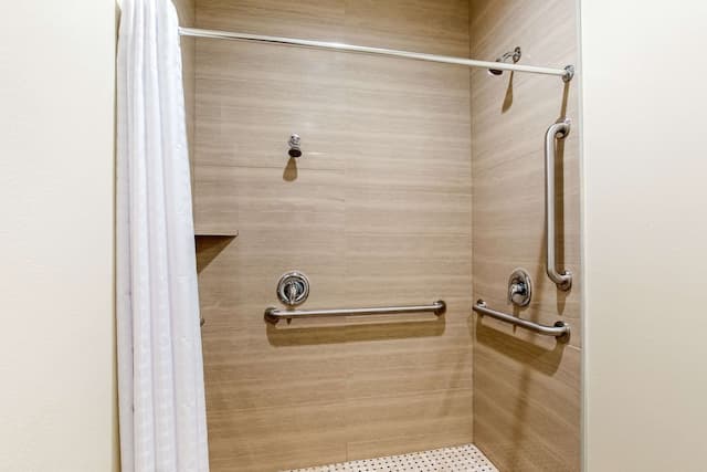 이코노 로지 인 & 스위트 휴스턴 윌로우브룩-스위트, 킹사이즈침대 1개 및 소파베드, 금연, 분사식 욕조-6