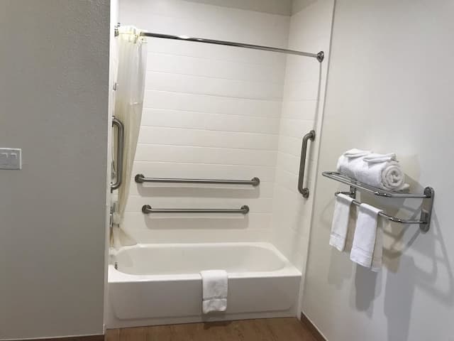 아메리카스 인 앤드 스위트 IAH 노스-이코노미 싱글룸-5