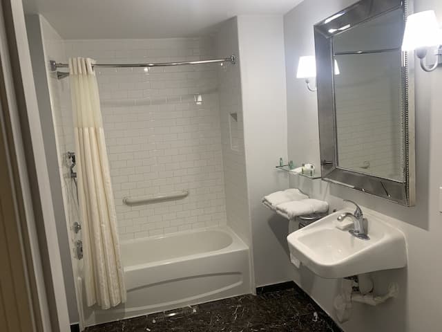 L.A. Sky Boutique Hotel-Superior Room, 1 King Bed, Accessible-3