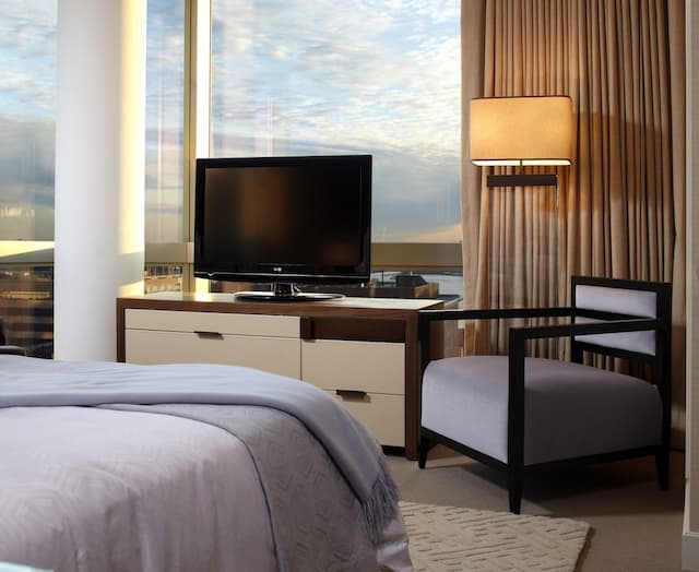 The Dominick-SoHi View King Room-8