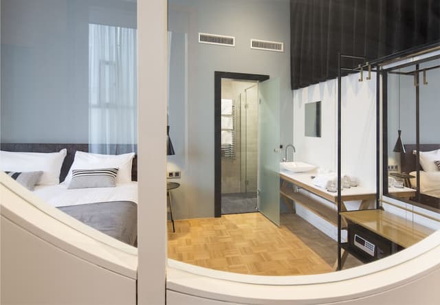 Quentin Zoo hotel-Standard Quadruple Room-13