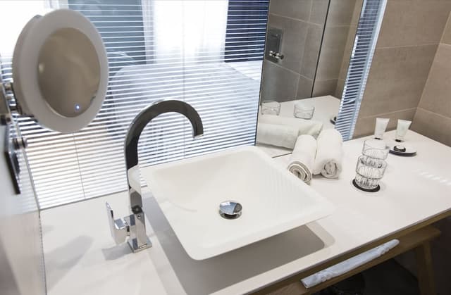 Quentin Zoo hotel-Standard Double Room-9