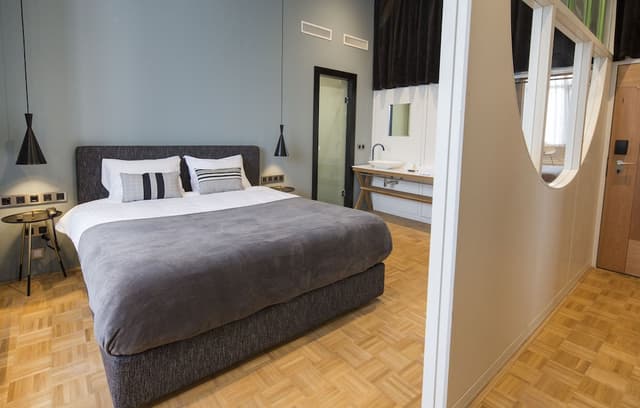 Quentin Zoo hotel-Standard Quadruple Room-11