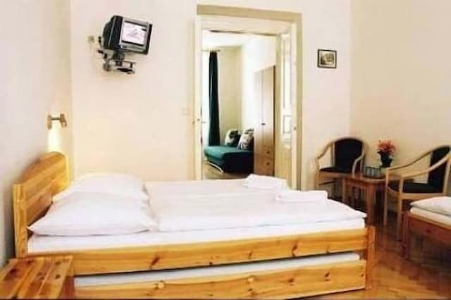 Pension Prague City-5-Bed Comfort Room-1