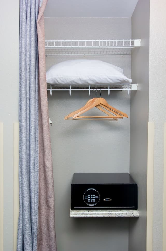 The Belltown Inn-Queen Guestroom-19