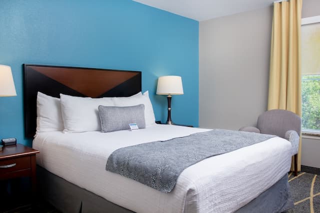 The Belltown Inn-Queen Guestroom-8