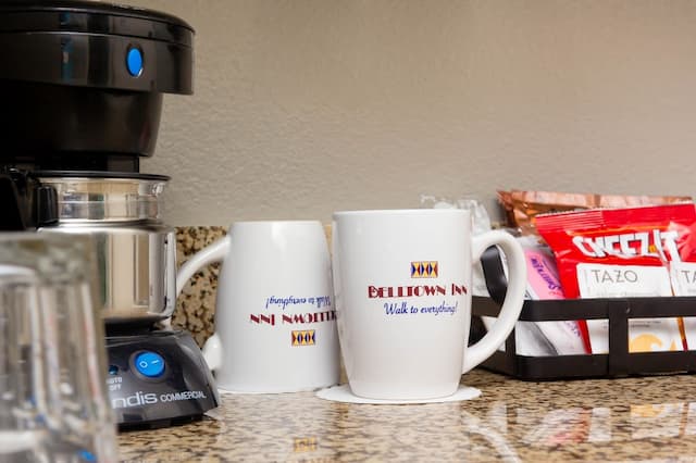 The Belltown Inn-Petite Queen Guestroom-6