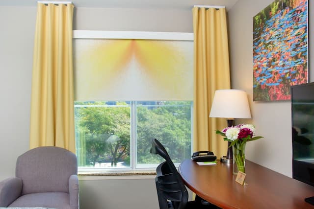 The Belltown Inn-Petite Queen Guestroom-5