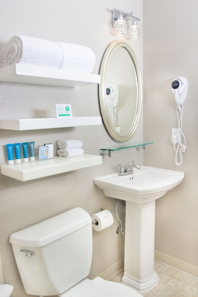 The Belltown Inn-Queen Guestroom-47