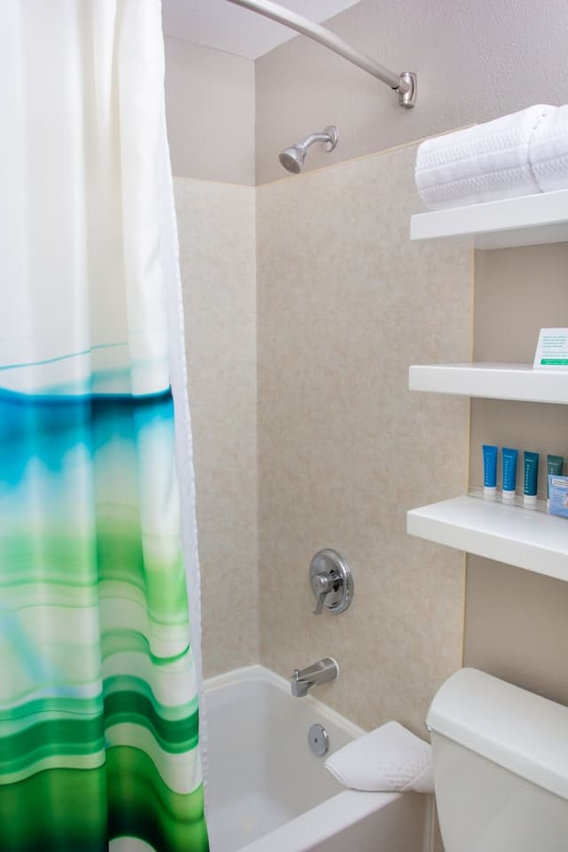 The Belltown Inn-Queen Guestroom-40