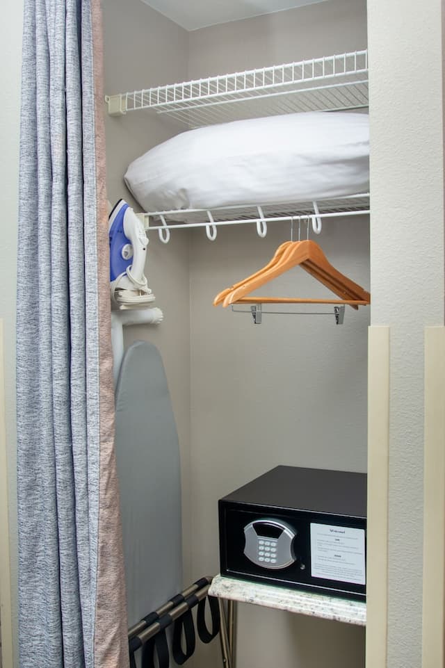 The Belltown Inn-Queen Guestroom-29