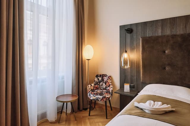 Urban Rooms Rathaus - Self Check-In-Superior Family Room-3