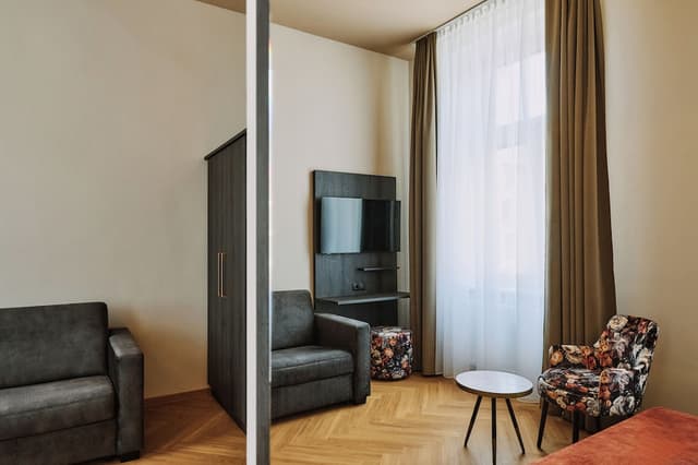 Urban Rooms Rathaus - Self Check-In-Superior Family Room-6