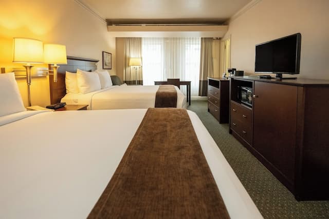 인 앳 버지니아 메이슨-스탠다드룸, 더블침대 2개 (Traditional Twins)-3