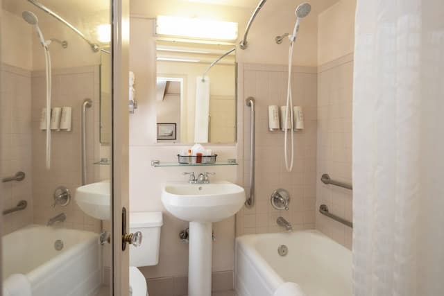 인 앳 버지니아 메이슨-스탠다드룸, 더블침대 2개 (Traditional Twins)-5