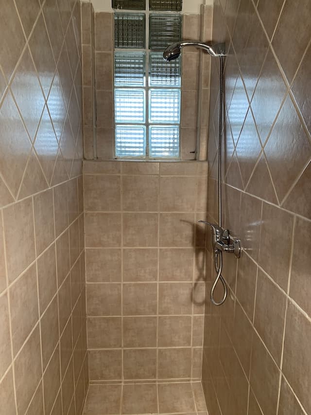 Pension City Center-Economy Twin Room (1 to 2 beds)-4