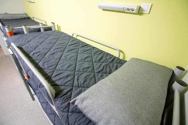 Barcelona Pere Tarrés Hostel-Shared Dormitory, Men only (One Bed in 8 Bedded)-4