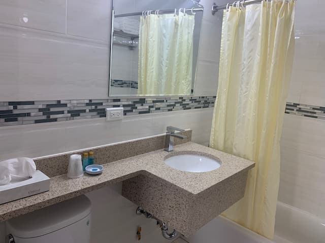 Queens Hotel-Comfort Room, 1 King Bed, Non Smoking-7