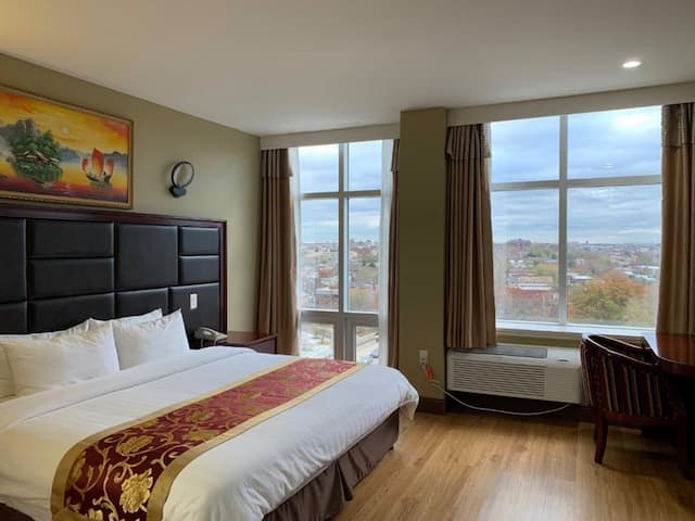 Queens Hotel-Premium Room, 1 King Bed, Non Smoking-5