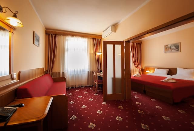 Hotel Askania-Quadruple Room-2