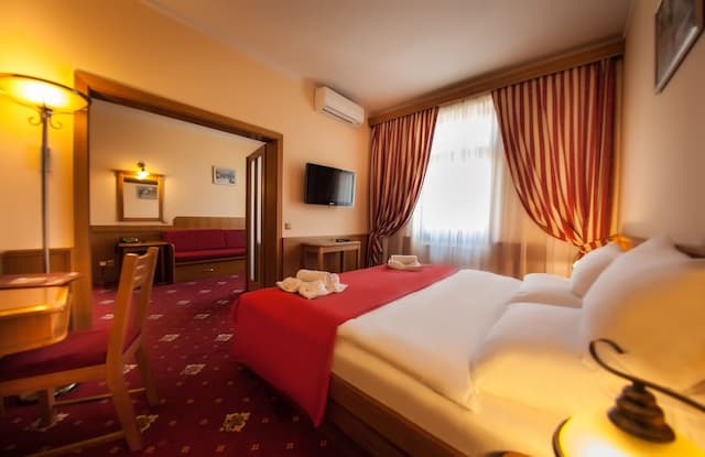 Hotel Askania-Quadruple Room-1
