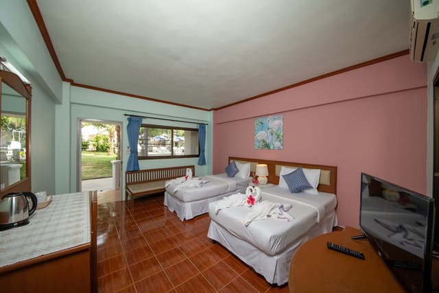 Bay Beach Resort-Deluxe Bungalow-6