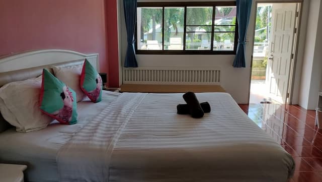 Bay Beach Resort-Deluxe Double or Twin Room, Pool View-1