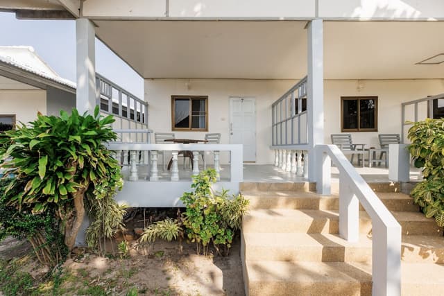 Bay Beach Resort-Deluxe Bungalow-20