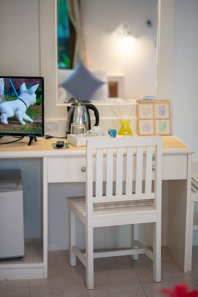 Bay Beach Resort-Deluxe Bungalow-12