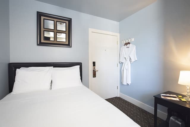 Ballard Inn-Standard Room, 1 Full Bed, Shared Bathroom-3