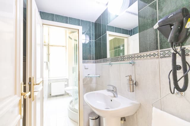 Vila Lanna-Historic Double Room, Shared Bathroom-4