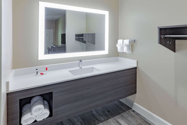 Super 8 by Wyndham 휴스턴 NW 벨트웨이 8/웨스트 로드-룸, 킹사이즈침대 1개, 금연-4