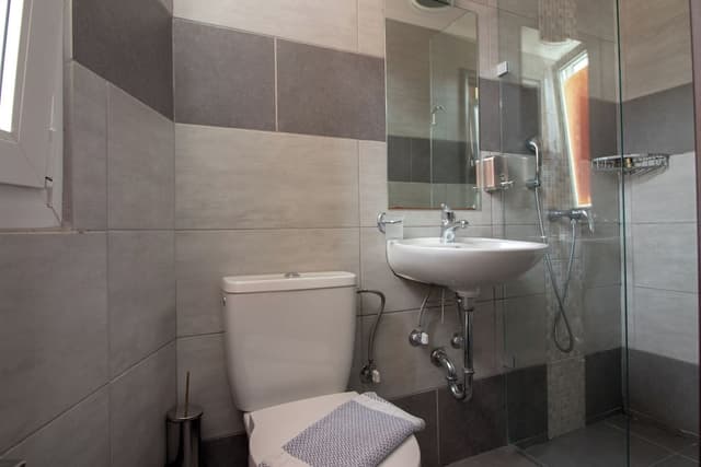 Cosmopolit-Basic Double Room-5