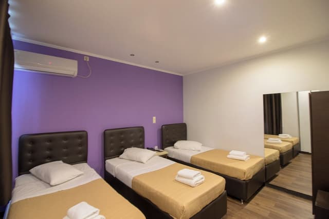 Cosmopolit-Basic Triple Room-1