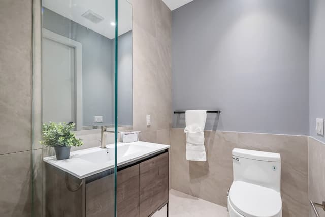 Global Luxury Suites at The Arches-Deluxe Double Room, 2 Queen Beds-10