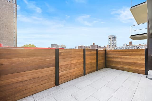 Global Luxury Suites at The Arches-Deluxe Double Room, 2 Queen Beds, Balcony-11