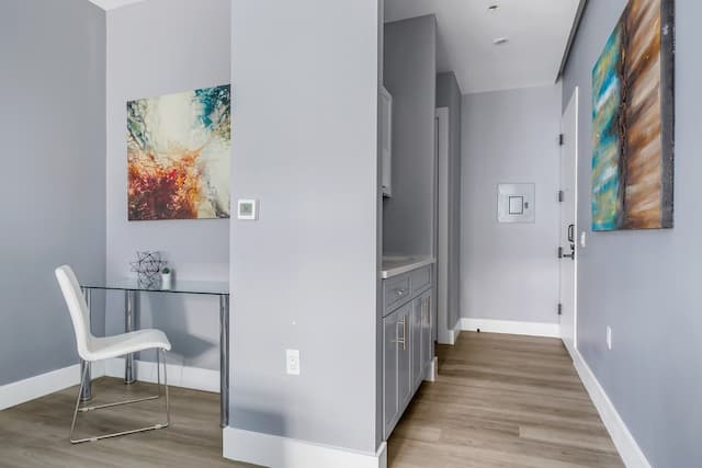 Global Luxury Suites at The Arches-Deluxe Double Room, 2 Queen Beds-8